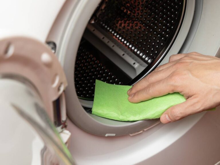 Jak wyczyścić pralkę octem? Praktyczne sposoby na pachnące pranie
