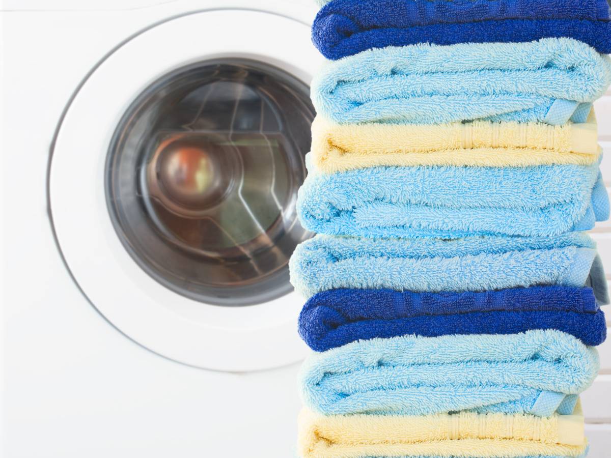 Ręczniki i pralka. W ilu stopniach prać ręczniki? Optymalne sposoby prania ręczników